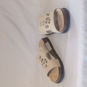 Betula sandals